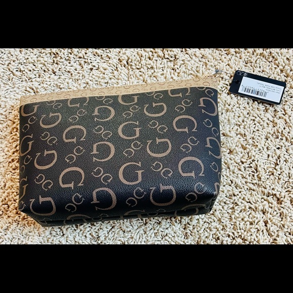 Guess Makeup / Cosmetic Bag - Picture 3 of 6